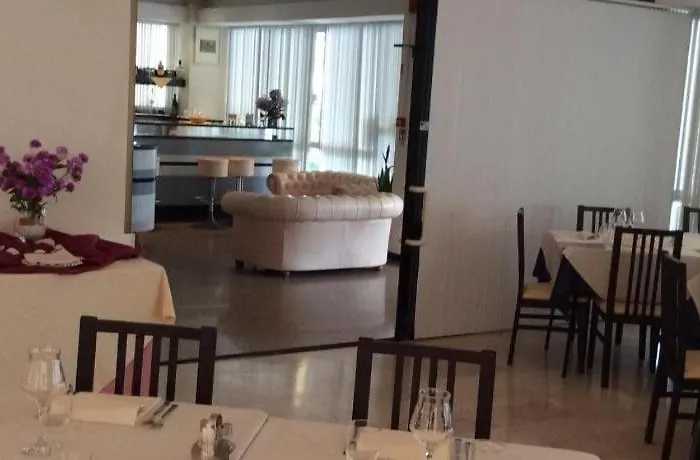 Riviera Nuova Gestione Hotel 3*